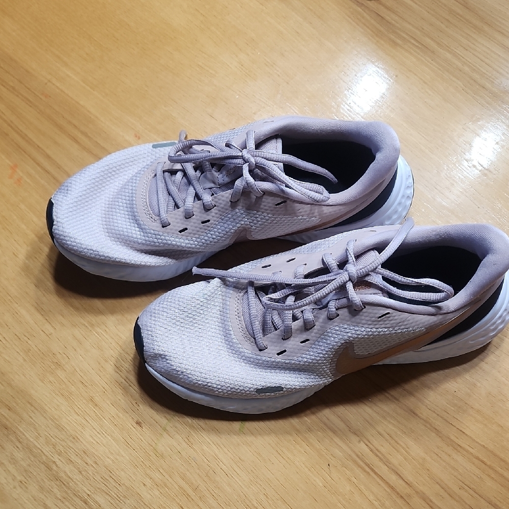 Nike Light Pink Running Shoes